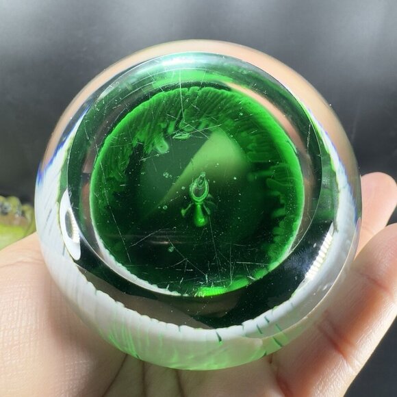 Venetian Glass Paperweight Bulls Eye Manganese 365nm Green UV Glow Italian Glass - Picture 10 of 13